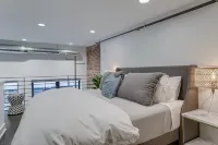 Luxury Loft DTown LNK, UNL, Pinnacle Arena, Memorial Stadium, Post Lofts #206 โรงแรมใน