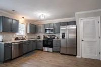 Lake Norman Townhome 2 Master BRs + Parking Hotel a Mooresville