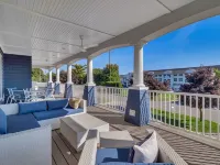 Stunning Lakeview Home with 5 Bedrooms and 6k SqFt of Modern, High-End Amenities Hotels in Charlevoix