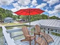 Lakefront w/ Dock, 300mb Wifi, Theater, Arcade Hotels in Tool