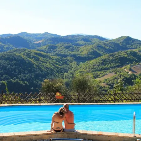 Farmhouse in the hills. Dependance for 4/6 people. Panoramic view!