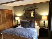 Don't Miss This One!  Gorgeous, Upscale Mountain Retreat
