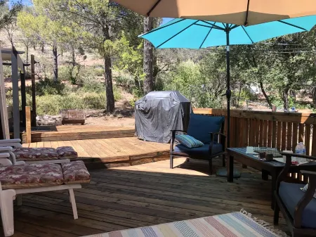 Inviting Cabin on a quiet cul-de-sac in Payson. Отели в г. Пейсон