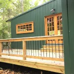 Cozy Cabin in Secluded Forest with Deck on Creek. Full Kitchen. 900 Square Feet.