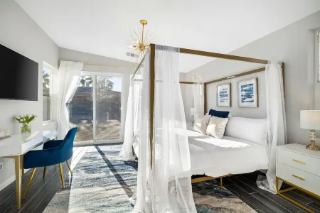 4-bedroom vacation home close to Palm Springs, Joshua Tree, Agua Caliente casino