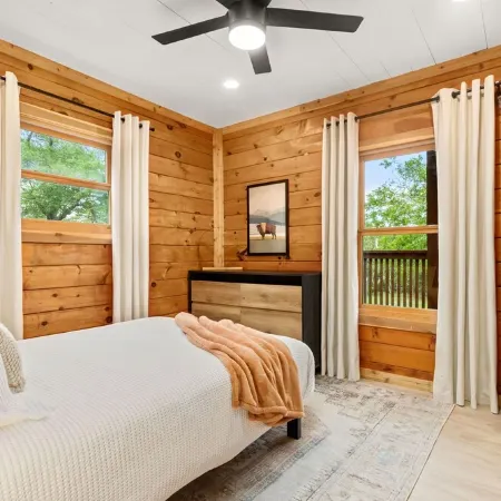 Hill Country Luxury Cabin