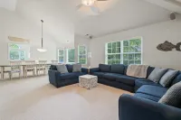 Spacious 4Br Coastal Retreat in Bay Creek – Beach & Golf