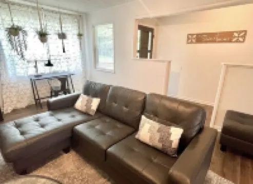 Relaxing, Spacious, Quiet, Ranch-style Getaway