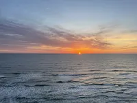 Oceanfront, non-drive beach, heated pool, sport courts, gym