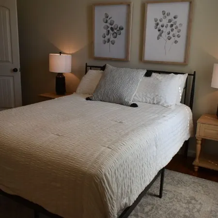 Amazing Suite nestled in downtown Corinth
