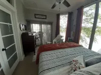 River View Retreat- So Cute, So Cozy- Short Walk to SRP Park & Downtown Augusta Hotels near Publix Super Market at North Augusta Plaza