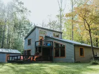 Enjoy the peace & quiet of beautiful Nashville, Indiana. Hotels in Brown County