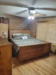 Large Log Cabin Minutes From Lake Barkley and Land Between the Lakes Cadiz, KY