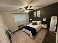 The Lily Pad. 3 bd/1ba. 4 beds. Center of town! Fenced backyard!