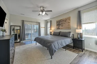 Cozy 4-bedroom house with WiFi, Hot Tub and Fire Pit