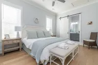 Luxury Home in Old Town Bluffton + FREE Golf Cart. Sleeps 8 - Downtown location