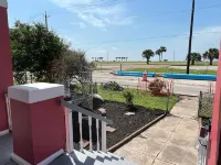 Cozy Retreat Fun In The Sun Hideaway Endless Charm