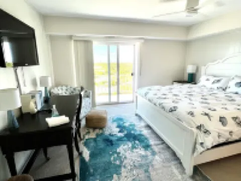 2BD 2BTH - OCEANFRONT & POOL Amazing Bay and Park View Hotels in Berkeley