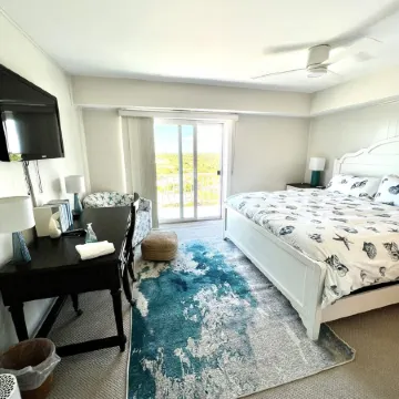 2BD 2BTH - OCEANFRONT & POOL Amazing Bay and Park View