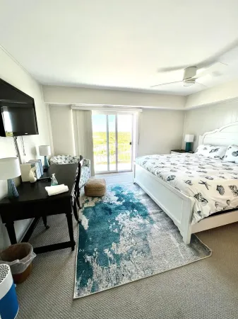 2BD 2BTH - OCEANFRONT & POOL Amazing Bay and Park View