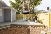 DT home 10 min. drive from beach Hotels near Ringling College of Art and Design