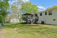 Cozy Home, Perfect for Families! 3 Bedroom with fenced yard/garage storage Hotels in Alabaster