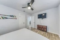 Keep it simple at this peaceful and centrally located house.