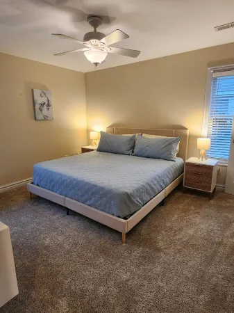 Goldie St Retreat - Heart of KDH, hot tub, pet friendly, centrally located Отели рядом с достопримечательностью «Райт Бразерс Нешнел Мемориал»