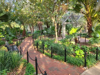 Best Location in Hyde Park, South Tampa Hotels near Speedway