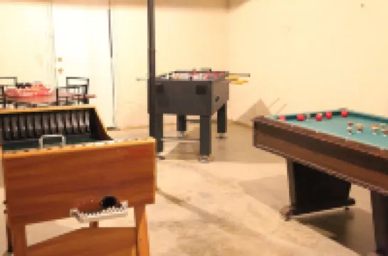 Ezekiel's Getaway side 2 near Ark Encounter with Game room