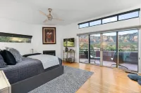 FEATURED in FORBES, 20ft ceilings, AMAZING views, + loft, hot tub, fire pit, EV.