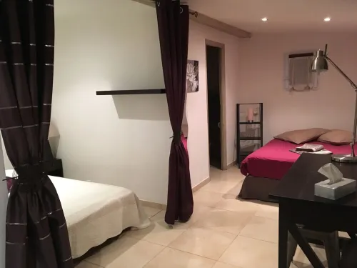 Antibes : Maisonnette with private terrace and shared swimming pool, close to the beach - 2-نجوم