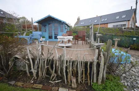 Driftwood Cottage, near Portsoy's historic harbour-stunning garden