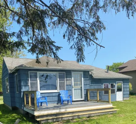 Quiet property on lake Oneida