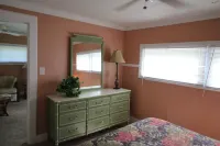 Fishing Cottage With 250 ft dock and boat slip 2 miles to the Atlantic Ocean