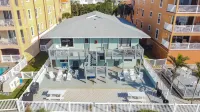 Stunning Beachfront Condo w/Gorgeous Sunsets!