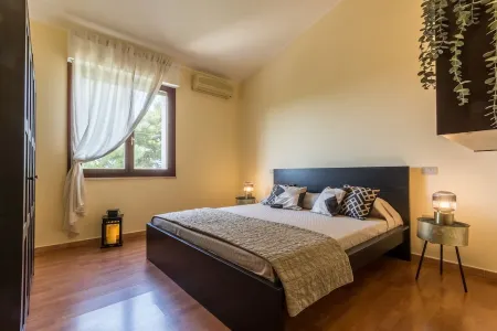 Villa 300 meters from the marina Marina di Capitana Отели в г. Quartu Sant'Elena