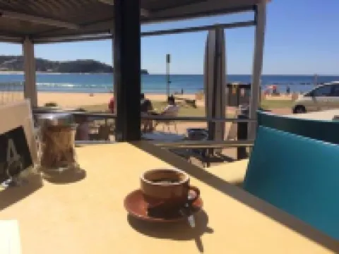 SANDY CORNER - Beach & Lakefront #1 BEST LOCATION 亞弗卡海灘酒店