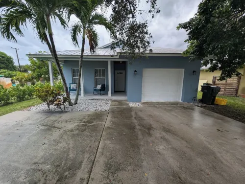 3 blocks from Downtown Atlantic Ave - 1 mile to Beach - Safe area
