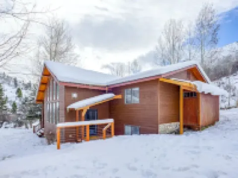 Enjoy the Best of Wyoming Hotels in Hoback