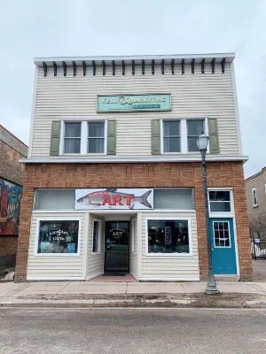 2-Bedroom Luxury Loft in the Heart of Downtown Munising Hotels in Munising