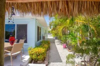 Dolphin Retreat-3 bedroom 2 Bath Marathon Home w Private Pool & 60 foot Dock