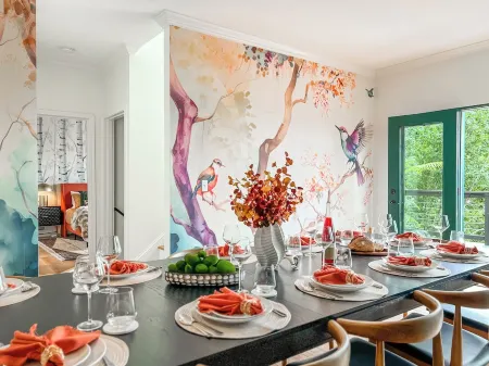 Sauna, Theater, Game Room, Hot Tub, VIEWS! Отели рядом с достопримечательностью «Бируоллоу Маунтин Трейл»