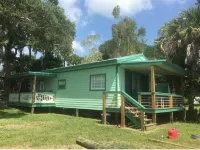Gorgeous Riverfront Fishing Cottage in Sebastian, FL - Ask about 2025 Specials Hotels near Hammock Trail