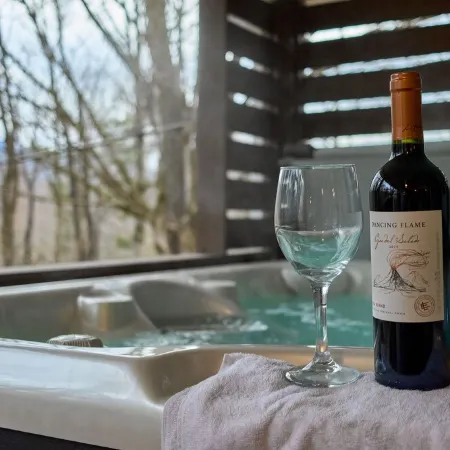 The Little River Farmhouse – Your Smoky Mountain Riverside Retreat