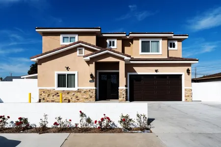 New 2022 5-Bedrooms w/9 Queen Beds Near Disneyland