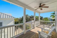 Private Pool + Hot Tub - Golf Cart - Block to Beach - Beach Chair Service