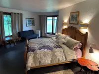 Spacious country estate featuring indoor pool, 10 miles from Marquette.