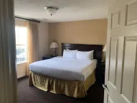 Enjoy Williamsburg from your modern 4BR/4BA at Greensprings Resort. Great value. Zales Outlet 주변 호텔