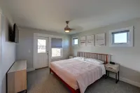 Playroom, Basketball & Pool; Lakefront w/ Sound & Sunset Views; Dog Friendly - Balkon